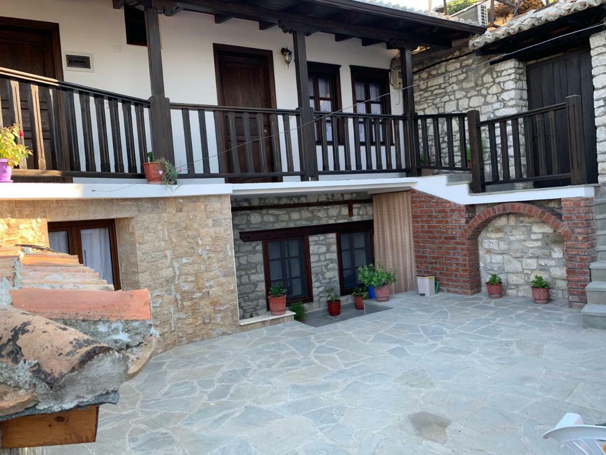 Guest House Genti Berati Exterior foto