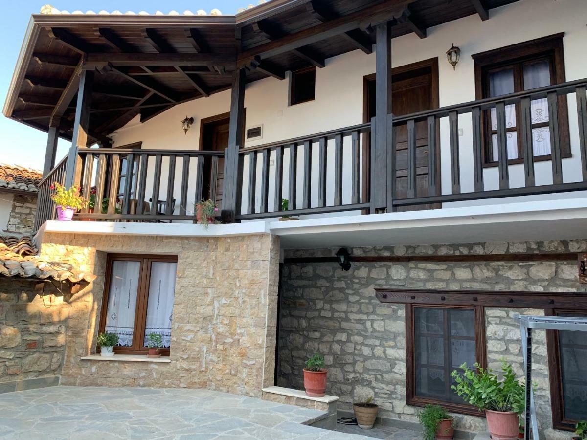 Guest House Genti Berati Exterior foto